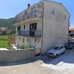 Lastva Holliday Rooms